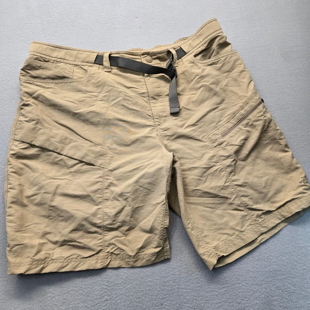 The North Face Mens XXL Khaki Tan Hiking Shorts Integrated Belt Nylon Cargo